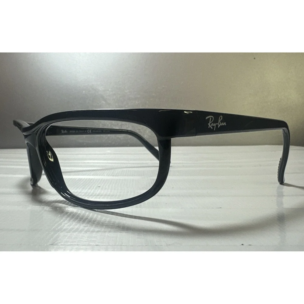 Ray-Ban look picture